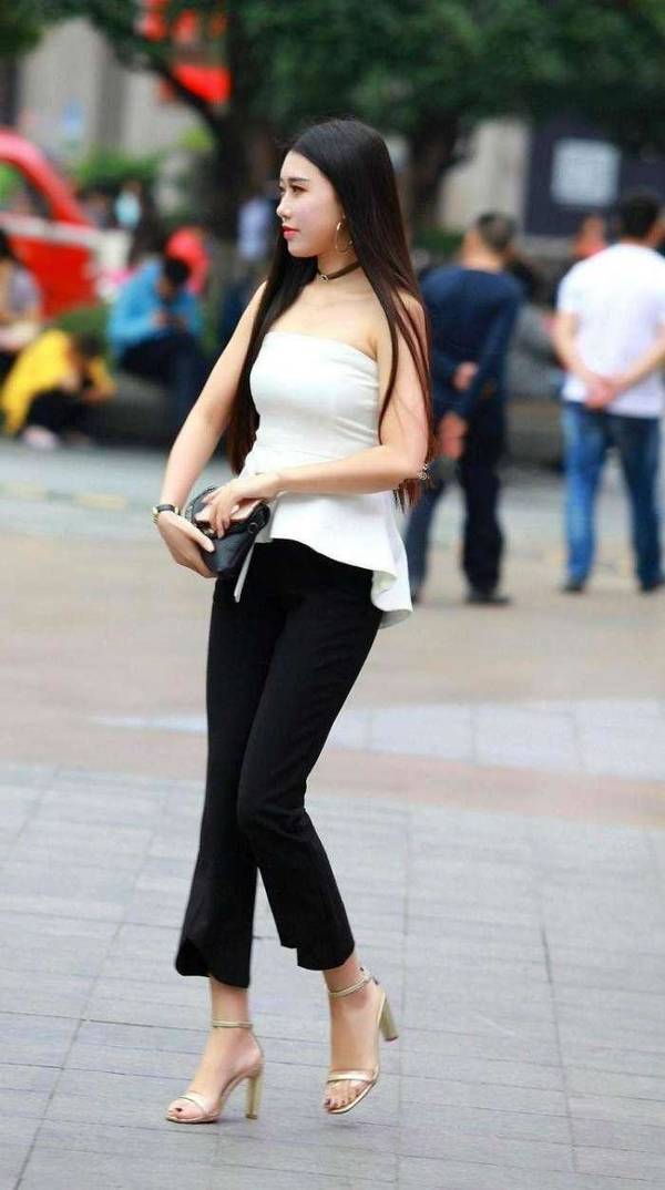 街拍：偶遇高个子大长腿美女小姐姐，一个比一个颜值高！