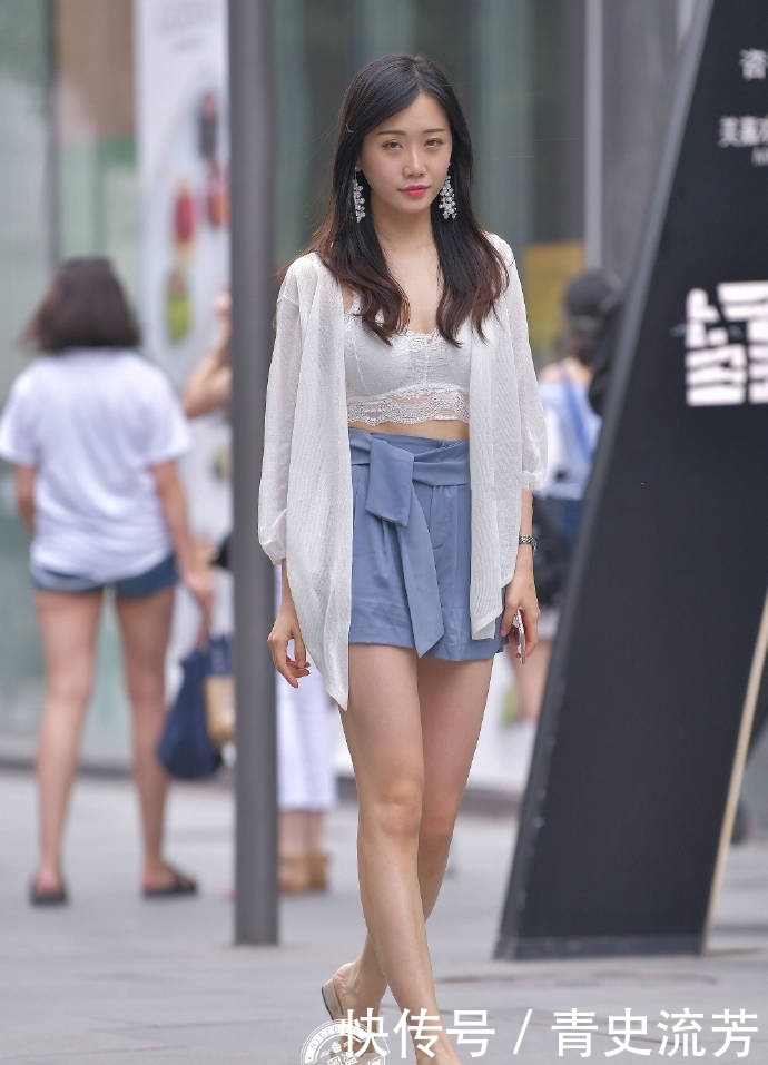  [女人]成熟的女人也很美，小姐姐蕾丝背心秀出性感身材