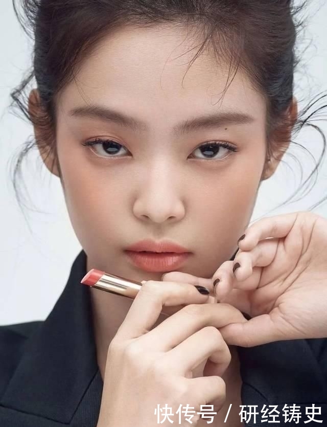 『少女』被Jennie美哭了!原来圆脸也可以又酷又少女!