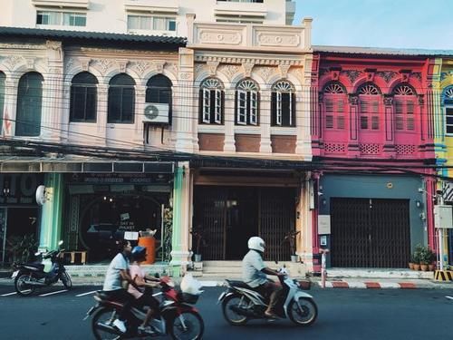 活色生香的普吉老镇，穿泰服出街惹围观，网红大多是中国人