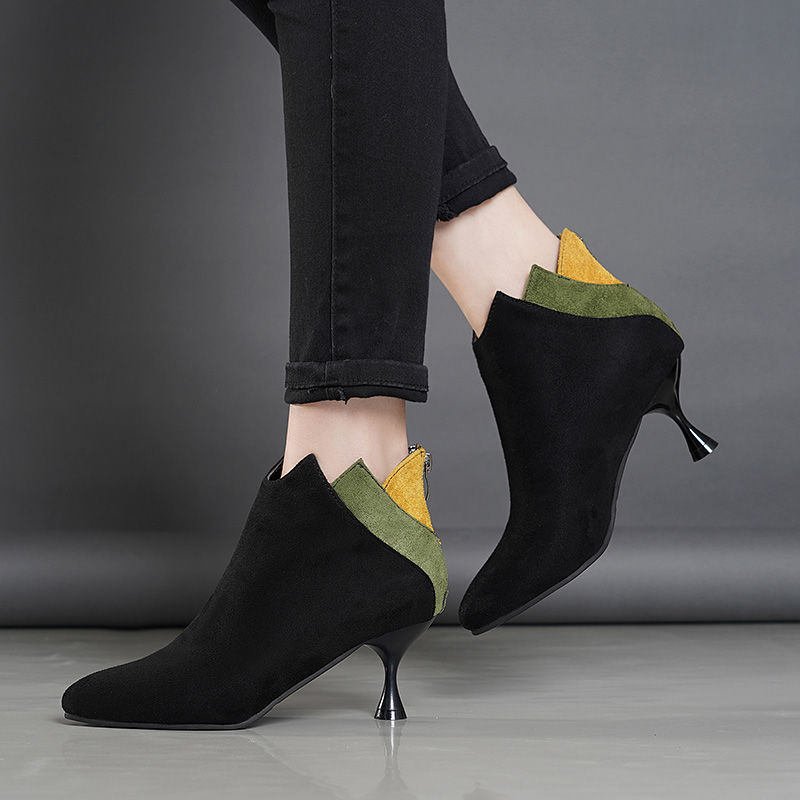 现在的女人真敢穿，出门穿这样的高跟鞋，美丽尽显好身材