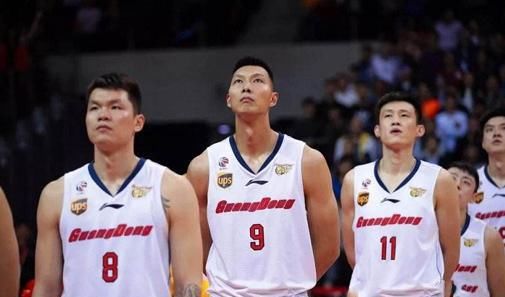 上校@朱芳雨为什么进不了NBA,网友:在班里打主力,还想选上校队?