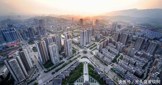 重庆一个区是渝西最大城市, 城镇人口超70万, 大学数量众多