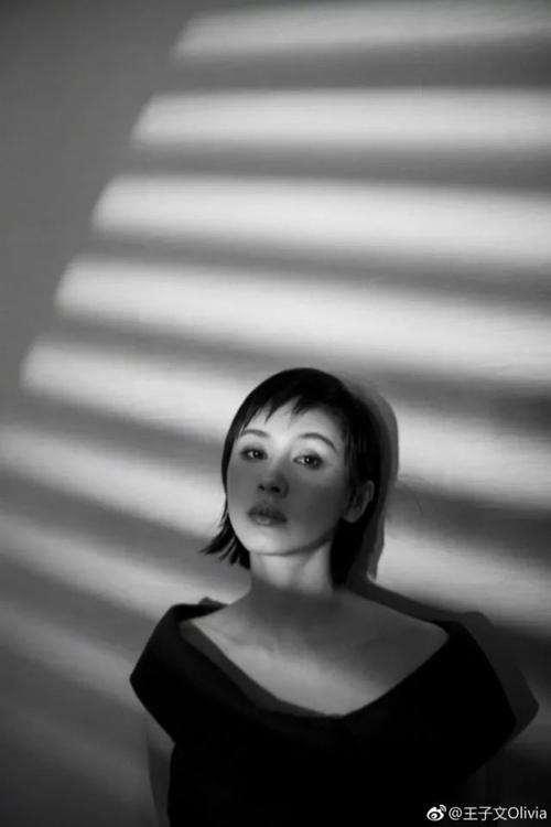 换了短发的高圆圆和20年前一个样，可为啥我剪了短发像阿姨？