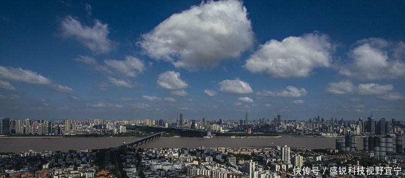 湖北夏天最热的3个城市，两个在长江沿岸，一个在大山里面