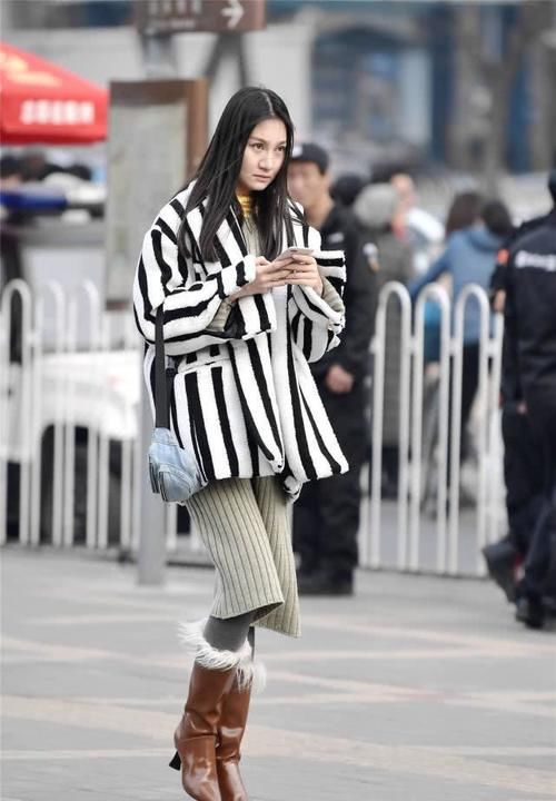  『色彩』春季的穿搭，如何搭配出色彩和层次感，你可以借鉴她的搭配