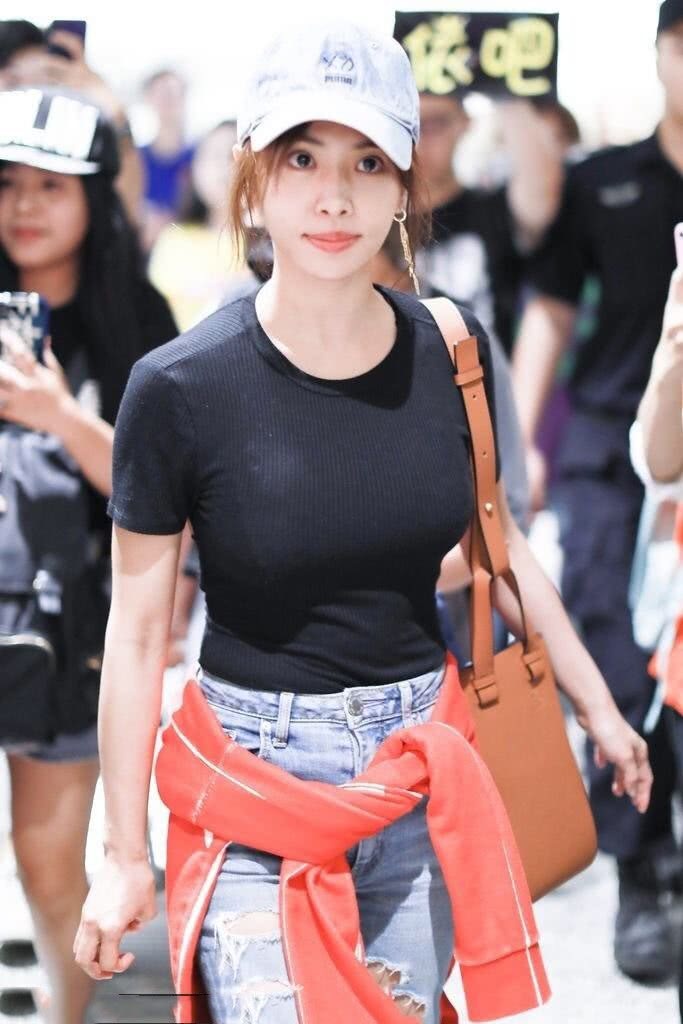 蔡依林穿破烂牛仔裤个性十足,转身瞬间让网友直呼美!