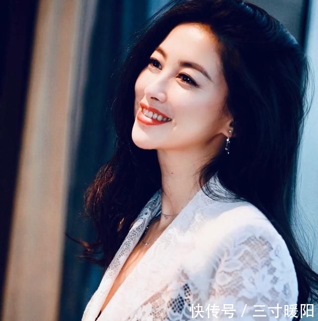 精英律师栗娜主演