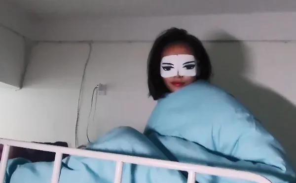 『生素』训练生素颜：赵小棠无变化孔雪儿满脸痘，看到许佳琪：还有这操作