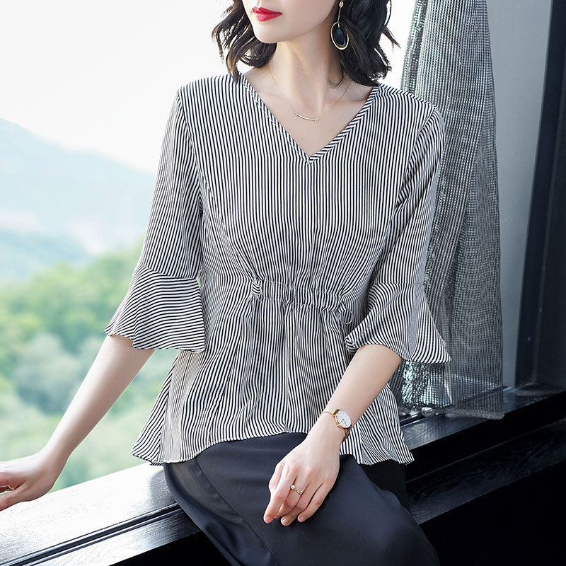 秋天别穿太土!瞧瞧下面女人怎么穿,一个比一个美,洋气超嫩美