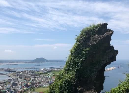 韩国景区贴出“中文警示语”, 游客看后非常生气, 网友却说没毛病