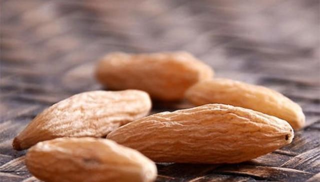  践踏@绿化带中的它原来浑身是宝，见到别践踏，20元一斤供不应求