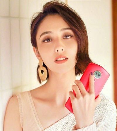 明星创意扎发发型个性十足!