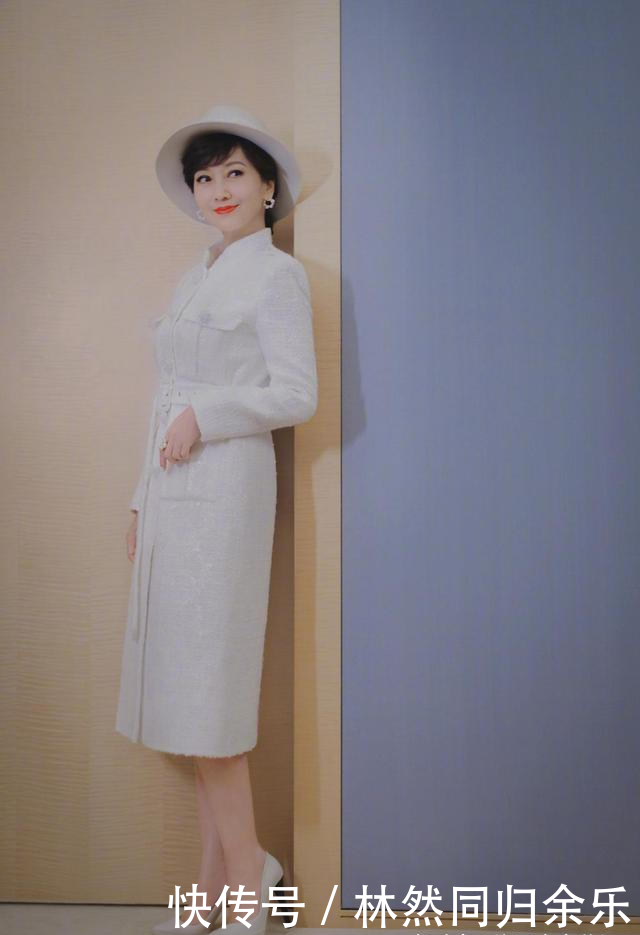 女人■50岁女人穿衣不显老!记住这3点最关键,时髦气质更显年轻!