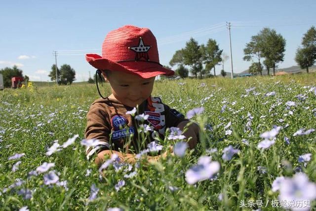 爸爸姓死,给孩子起了个名字,老师念了一遍后,同