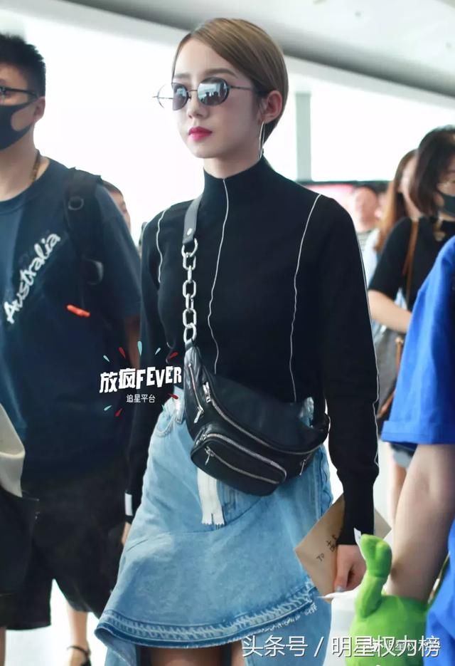 这些女明星私服衣品确实不错，不过夏天捂成这样真的不热嘛？