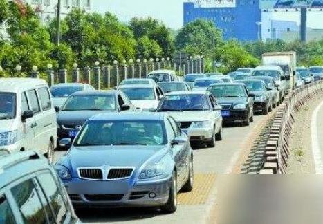 私家车高速过路费涨了？听到这个数字，车主：以后回家就坐高铁了