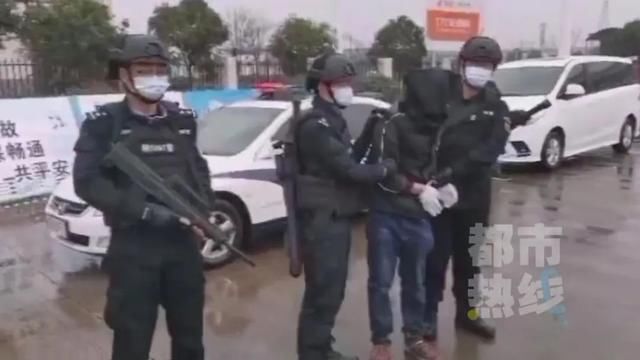  「黄金首饰」十公斤黄金被盗，价值373万！男子指认埋藏地点时，现场令人震惊