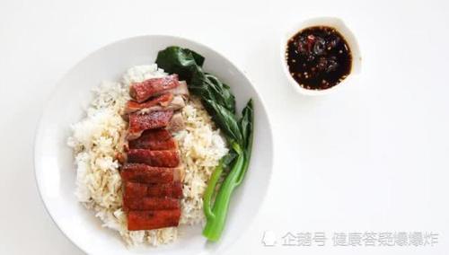 胃不好的人早上起床时请记住：有4种早餐对肠胃“不友好”！