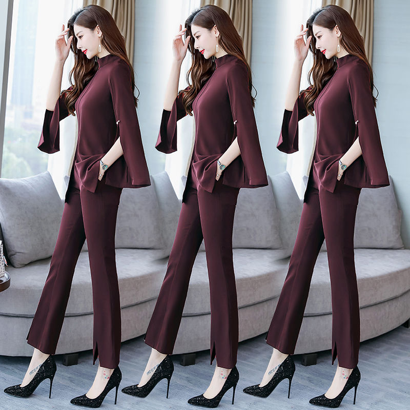 终于入秋转季了,老婆把连衣裙全扔了,换上这秋套装,美嫩又洋气