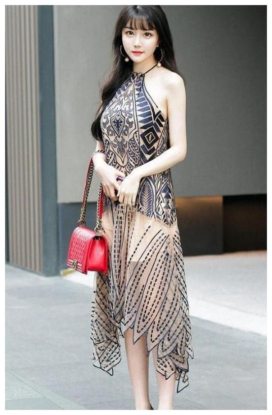 街拍：图1波西米亚风长裙，图2优雅大方，图3性感好身材！