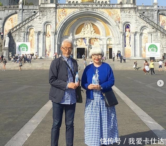  条纹格■日本这一对老年夫妇的“时尚穿搭”素雅简约，穿出精致