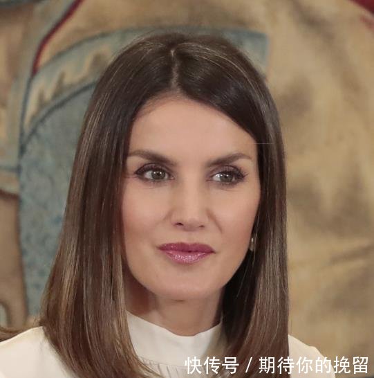 西班牙王后换了个发型,年轻了10岁,这一点凯特王妃都做不到