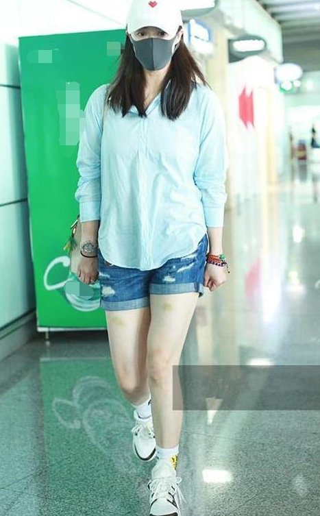 当古力娜扎和蒋欣同穿短裤秀腿，网友:我终于要下定决心要减肥