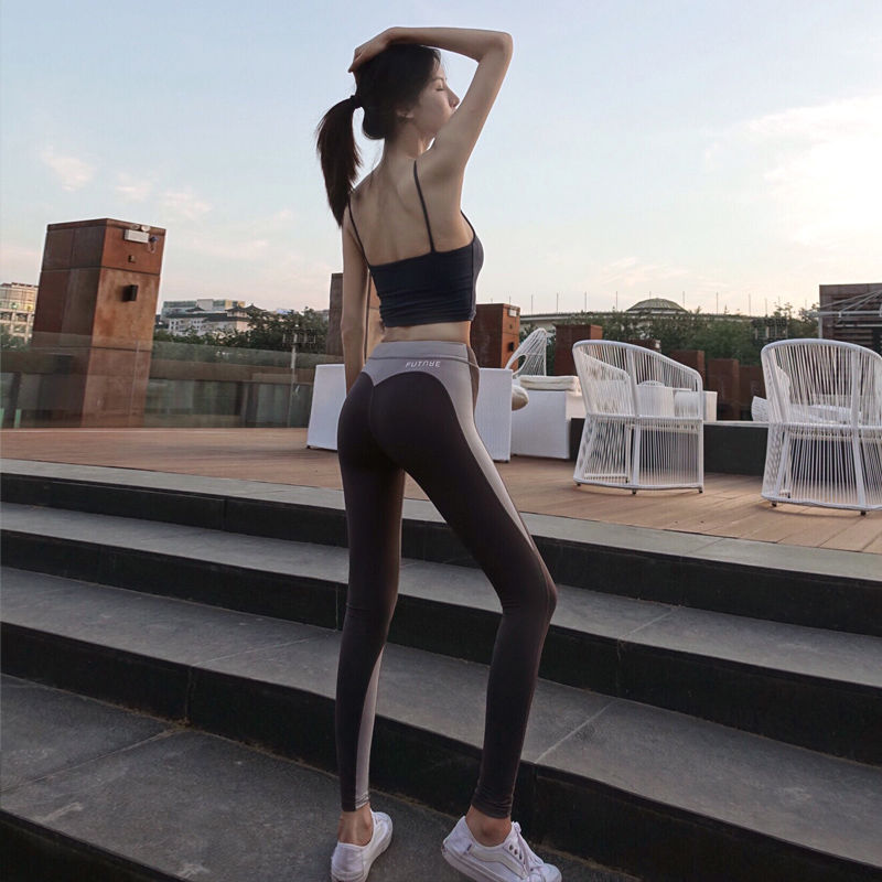 没有“蜜桃”臀也能“造假”?这样的裤子穿身上，瞬间拥有好身材