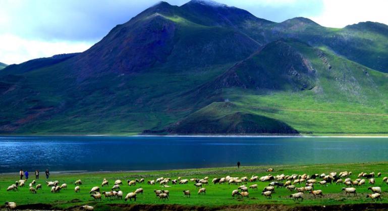 世界上鱼最多的湖：有着8亿公斤的鱼却没人敢钓，就在我们中国！