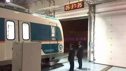 地铁是如何“掉头”的？为啥夜间不运行？今天都给您讲明白
