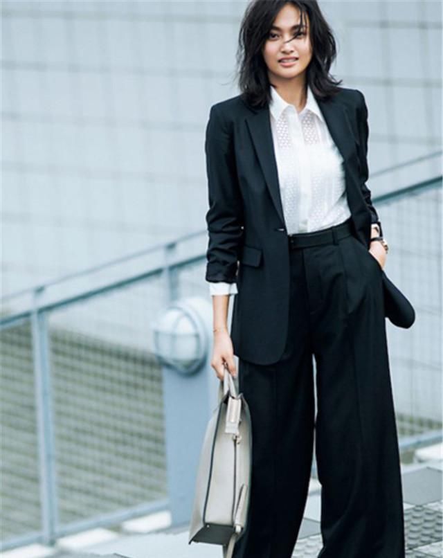 『个性』日常通勤装如何穿出个性与时髦?掌握职场穿搭秘笈,做到这3点就行