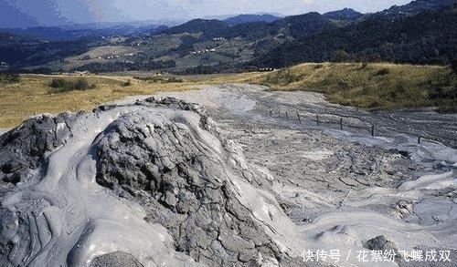 这座泥火山上，有形象逼真的“地球之眼”，位于俄罗斯库页岛