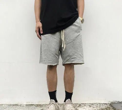  『竟然』穿短裤腿粗怎么办？这些球鞋上脚竟然能瘦腿