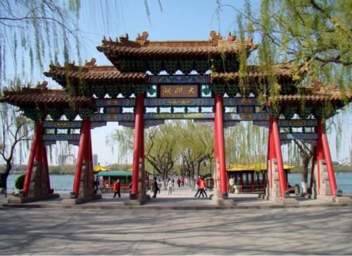 大明湖免票后，每年门票收入损失6千万，但济南旅游收入翻几十倍