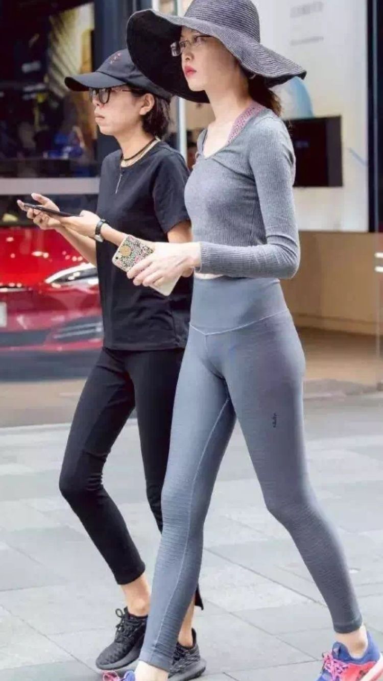 街拍丨就凭这身材,本直女都要为她弯弯!