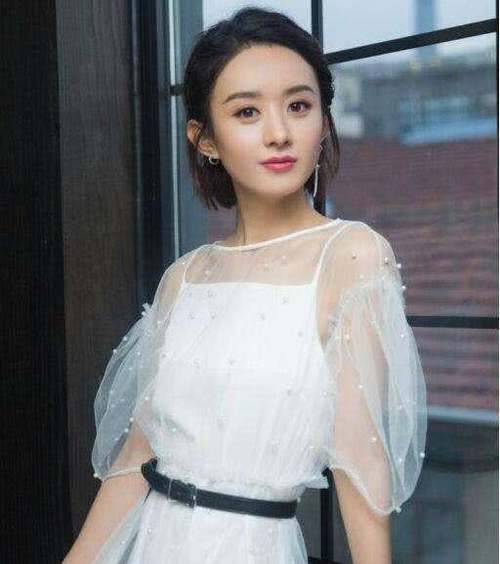 女生帅起来就没男生什么事了,周冬雨短发纯净,短发意外好看的是她