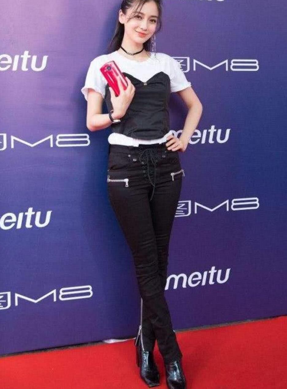 内衣外穿不可怕，谁胸大谁尴尬