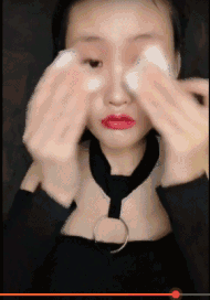 热巴素颜or化妆都是NO.1，却被这位普通妹子的邪术秒杀?