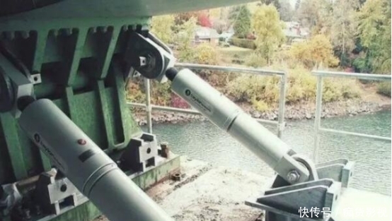  「刮风」高达632米的上海中心大厦，刮风摆动幅度超1米，遇到地