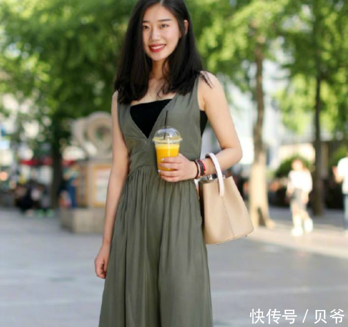 街拍美女，小姐姐，看一眼就让你欲罢不能，你喜欢哪个