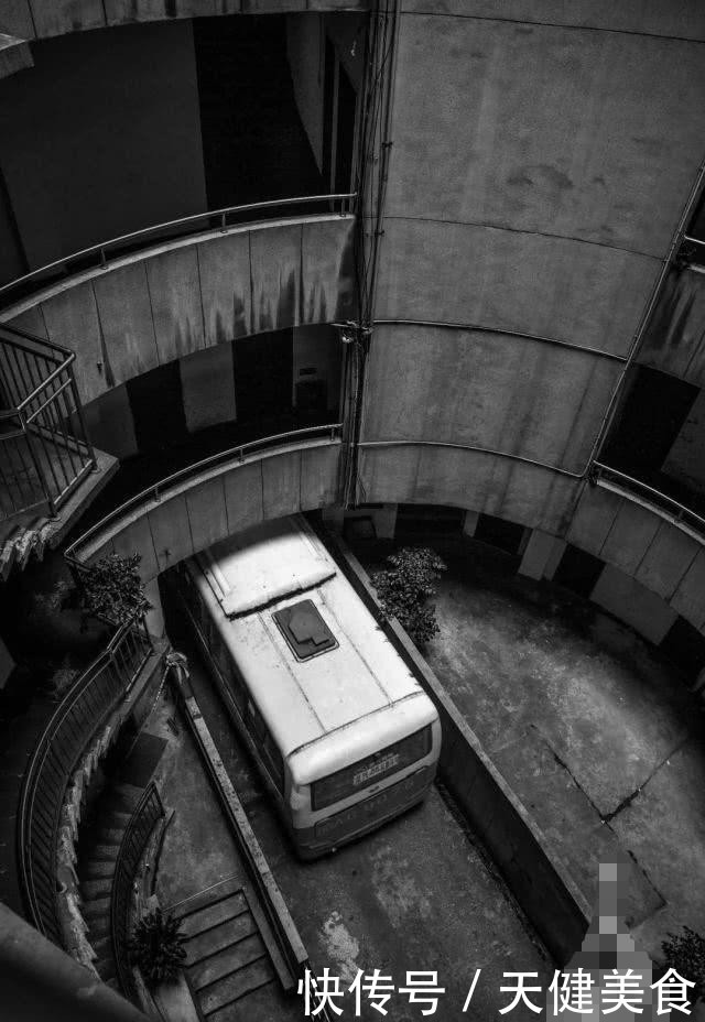  「车站」重庆红旗河沟车站即搬迁，空心圆筒楼和大巴穿楼，是否依然无恙？