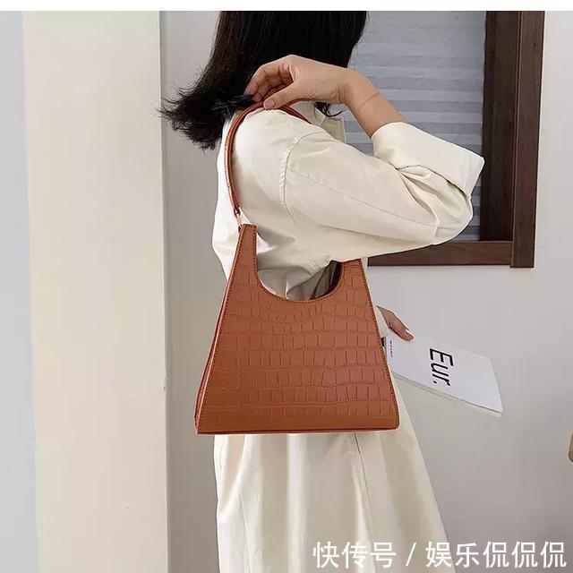 【款包包】精致时髦的包包也是凹造型神器,整体造型加分不少