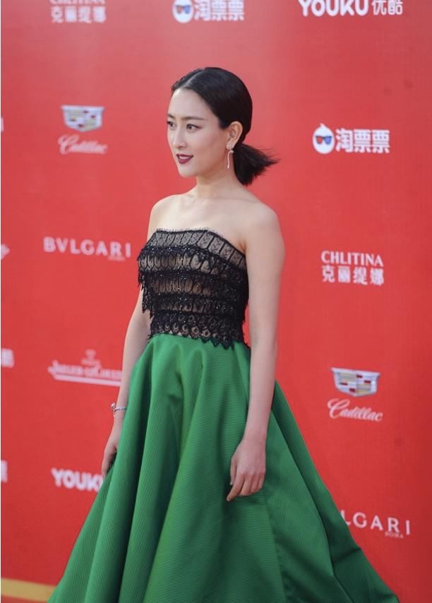 电影节红毯之路，马苏、姚晨、马伊琍，千奇装扮更显美艳多奢!