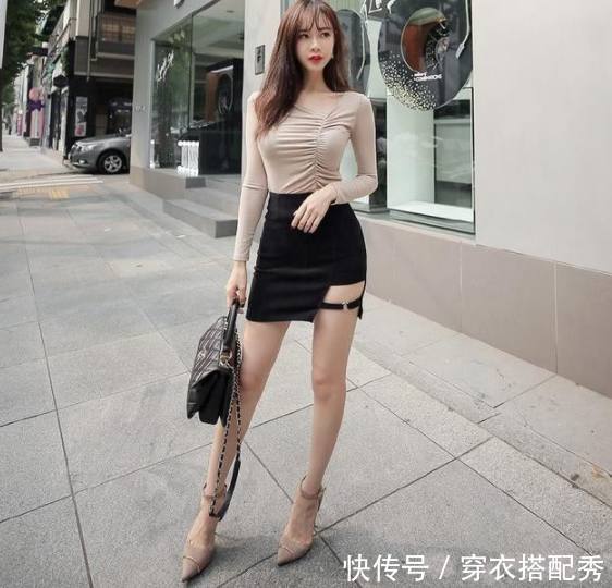 动人心扉的紧身裙美女，秀出纤细身材，展现青春活力范！