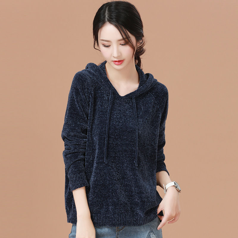 国庆旅游，老婆不穿裙子也那么美，只因穿的秋衣太漂亮，真美醉了