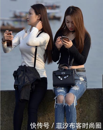 街拍：美女一字肩薄纱裙好淑女，气质炸裂，东方女性特有的美