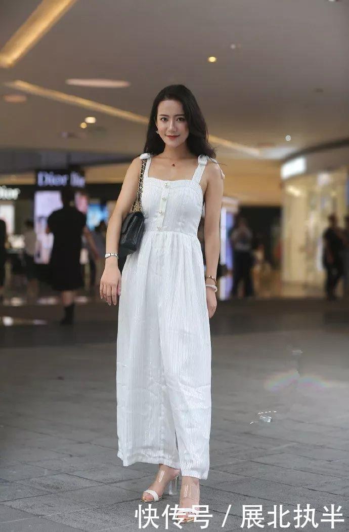  气质|街拍丨气质女生穿搭高跟鞋