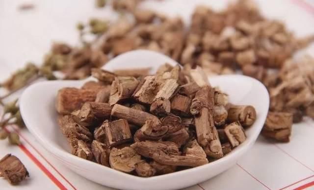  『当做』农村一种野草，经常被当做杂草，现发现可以发表解暑，一斤10元