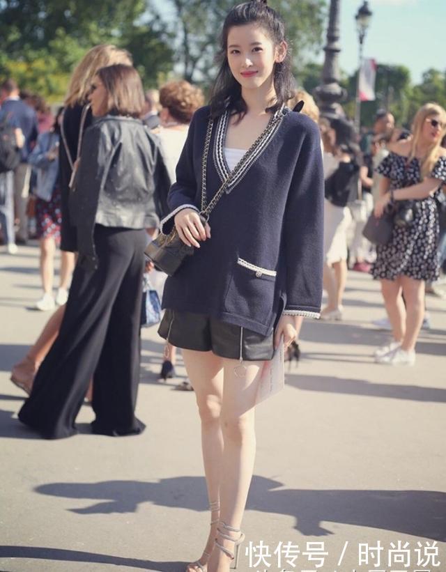 章泽天与宋慧乔同台，两个人看起来淑女又美丽，真是难分伯仲！